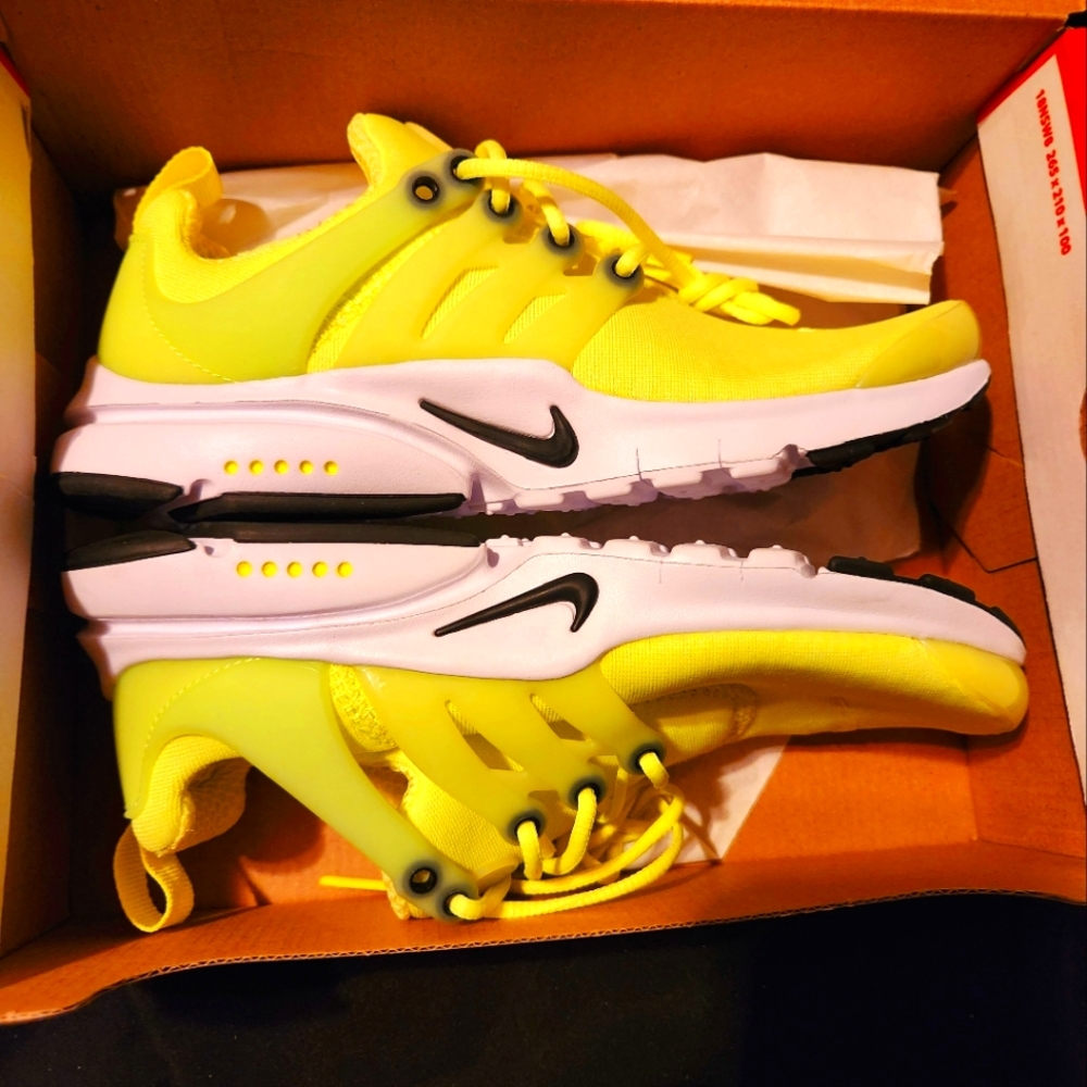 NIKE Air PRESTO Volt Black White DO1379 700 NEW 4y